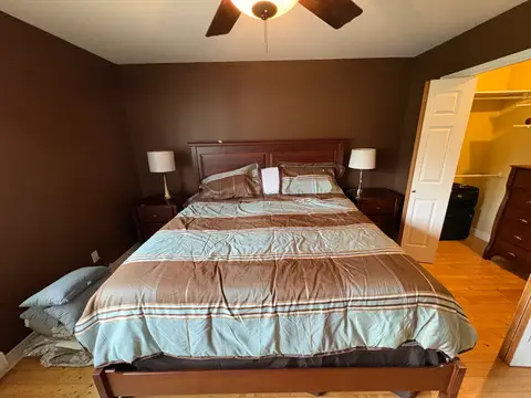 4: Brown King Set (Duvet + Shams) - online auction on EastBid
