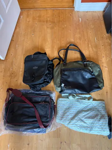39: Bag Lot (4 bags) - online auction on EastBid