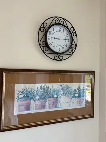 121: Wall Art and Clock - 25.5 x 15 - online auction on EastBid