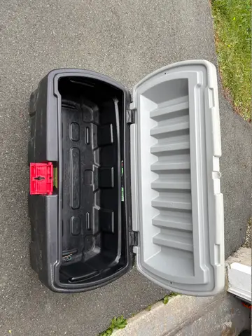 194: Rubbermaid Action Packer - online auction on EastBid