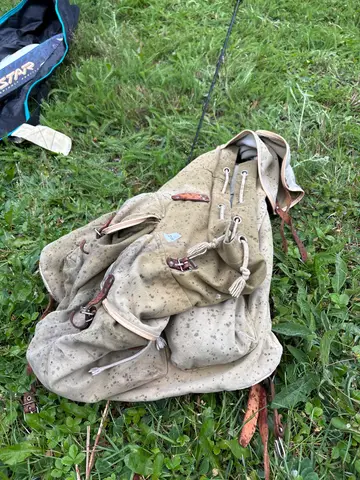 206: Fishing Rod + Bag - online auction on EastBid