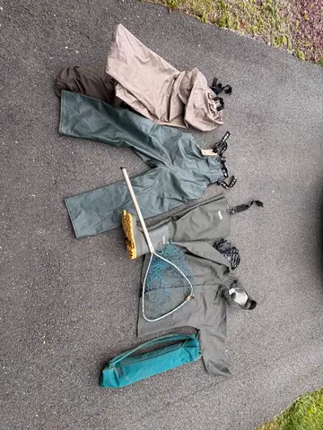 190: Fishing Lot - Helly Hansen and Elka Gear - online auction on EastBid