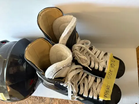 181: Helmet, Bauer Hockey Skates - S10 - thumbnail 2