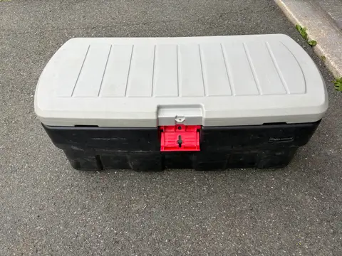 194: Rubbermaid Action Packer - thumbnail 2