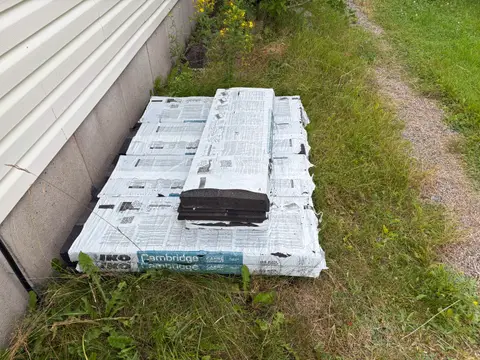 200: 10 Packs of Cambridge Shingles - thumbnail 2