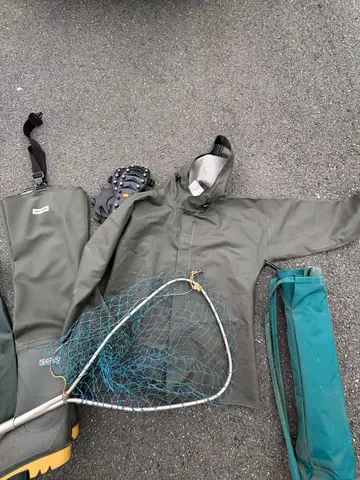 190: Fishing Lot - Helly Hansen and Elka Gear - thumbnail 2
