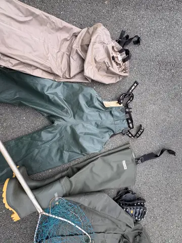 190: Fishing Lot - Helly Hansen and Elka Gear - thumbnail 3