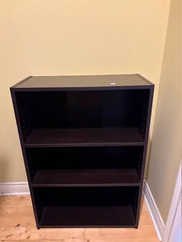 11: Book Shelf - W25 L12 H36 - online auction on EastBid