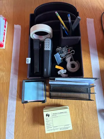 82: Desk Supplies - online auction on EastBid
