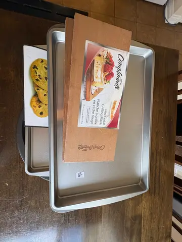 116: Baking Trays - online auction on EastBid