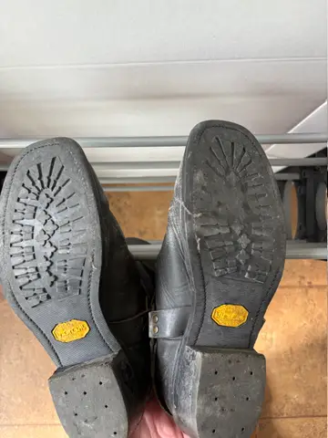 164: Leather Boots size 10 and Shoe Rack (Vibram) - thumbnail 2
