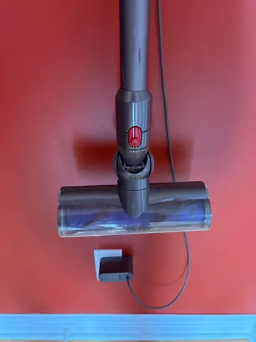 78: Dyson Vacuum (not starting) - thumbnail 3