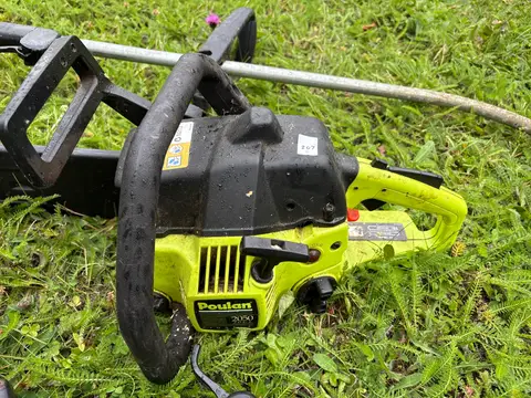 207: Garden Tools - Weedwacker x2, Chainsaw - thumbnail 3
