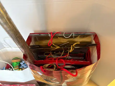 23: Christmas Lot 2 (Gift Wrapping) - thumbnail 4