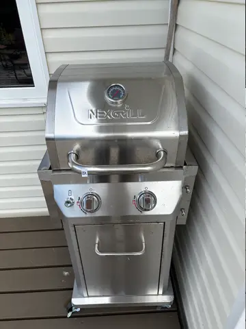 159: BBQ NexGrill - 23 x 49 - online auction on EastBid