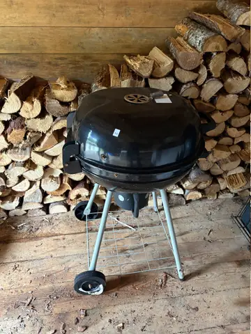 202: Charcoal Grill - online auction on EastBid