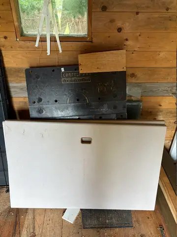 215: 2 Counter Tops + Craftsman Saw Horse - online auction on EastBid