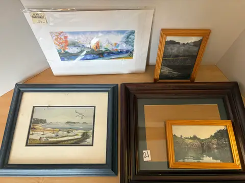 21: Art Lot 1 - thumbnail 2