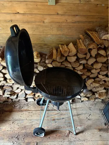 202: Charcoal Grill - thumbnail 2