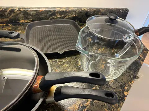 104: The Rock and Heritage Pots and Pans - thumbnail 3