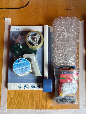 80: Packaging - online auction on EastBid