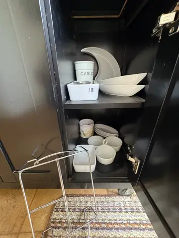 118: Serving Ware Lot - online auction on EastBid
