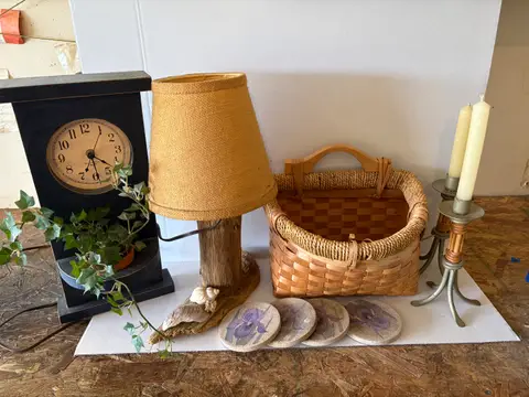 178: Decor - Faux Ivy, Lamp, Clock, Basket, Candle Sticks - online auction on EastBid