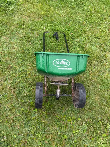 209: Green Garden Cart - online auction on EastBid