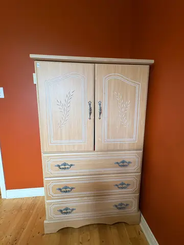 34: Wardrobe Light Wash - H59 W16.5 L35 - online auction on EastBid