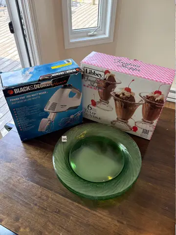 155: Hand Mixer, Ice Cream Cup and Plates - online auction on EastBid