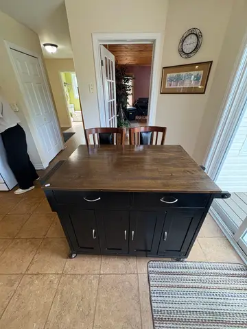 119: Kitchen Island w/ Stools - H36 W29.5 L45.5 - thumbnail 2