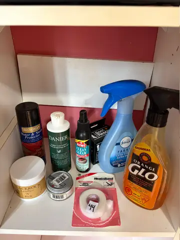 44: Cleaning Supplies Lot 1 - online auction on EastBid