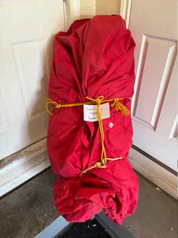 168: Indoor Artificial Xmas Tree - online auction on EastBid