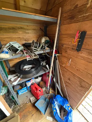 218: Assorted Supply Corner (not including shelf) - online auction on EastBid