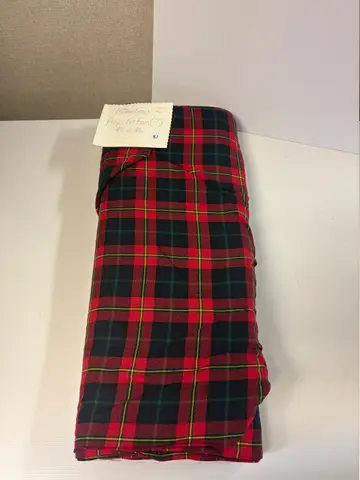 87: Poly-Cotton Tartan Fabric - 15 m x 45" - online auction on EastBid