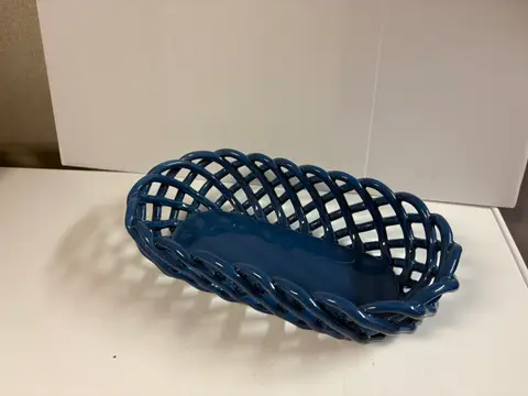 123: Blue Ceramic Lattice-Weave Bread Basket - thumbnail 1