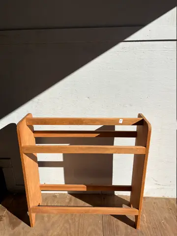 7: Wooden Quilt Rack - 5 Rails, 29.5" x 9" x 30" - online auction on EastBid