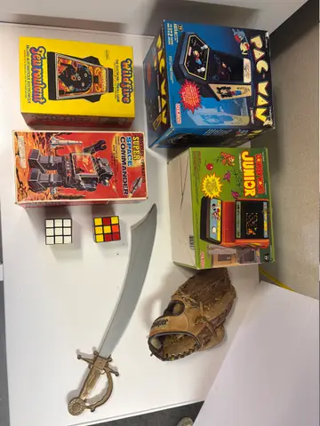 66: Vintage Games - Boxed Coleco Pac-Man, Donkey Kong Jr, Robot - online auction on EastBid