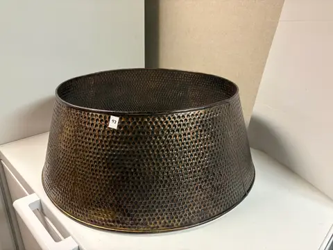 42: Christmas Tree Collar - Hammered Metal, Copper-Tone Finish - thumbnail 1