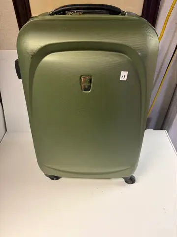 73: Atlantic Hard-shell Green Luggage has 2 pieces: Small pc: 9 x 13 x 21 inches tall, Large pc: 11 x 17 x 27 inches tall - thumbnail 1