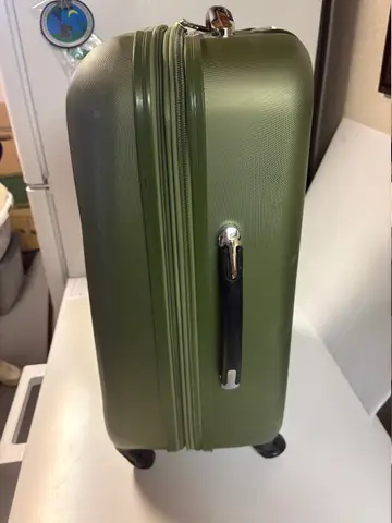 73: Atlantic Hard-shell Green Luggage has 2 pieces: Small pc: 9 x 13 x 21 inches tall, Large pc: 11 x 17 x 27 inches tall - thumbnail 2