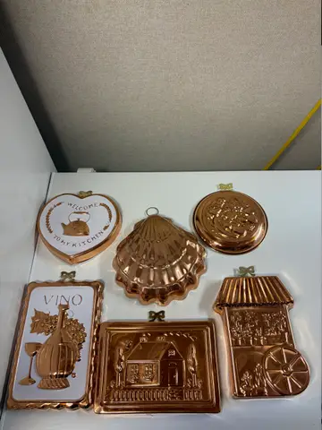 98: Copper-Tone Decorative Jelly Moulds - Large, Set of 6 - thumbnail 1